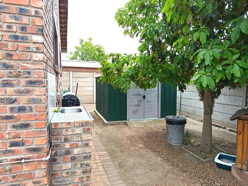 2 Bedroom Property for Sale in Albertinia Western Cape